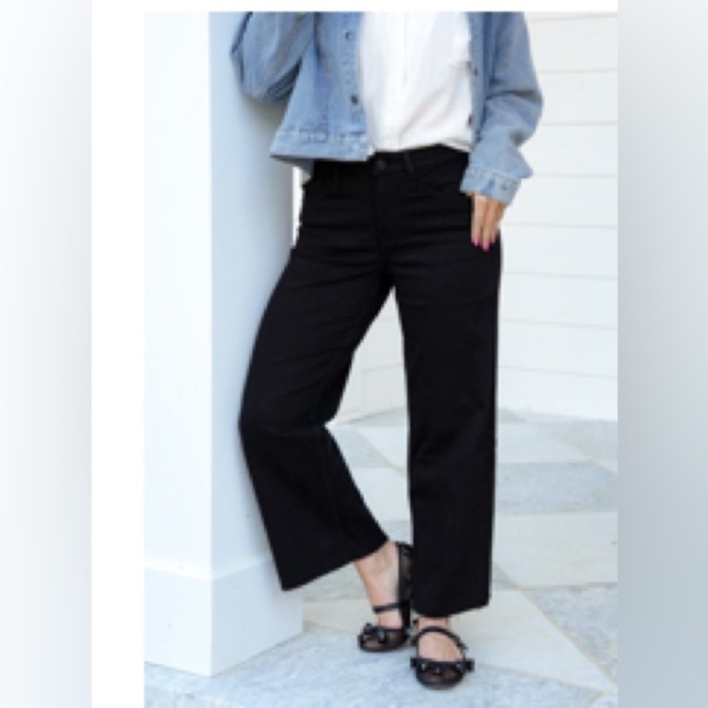 Women's Vervet Black Frayed Hem Ankle Jeans